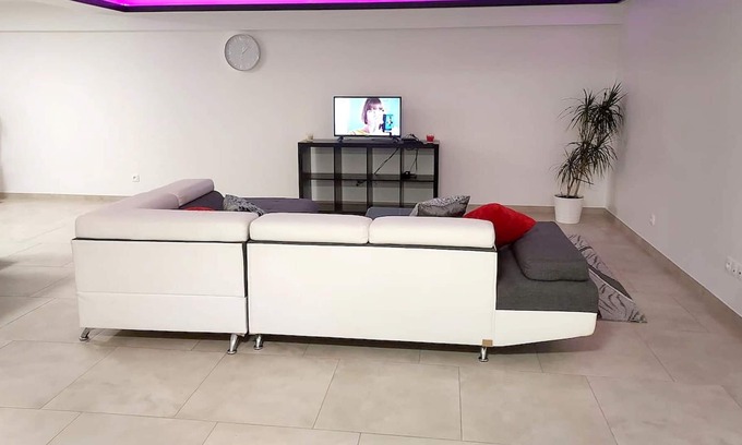 Saintry-sur-Seine Apartment | Homerez - Nice appartement for 4 ppl. with terrace at Saintry-sur-Seine