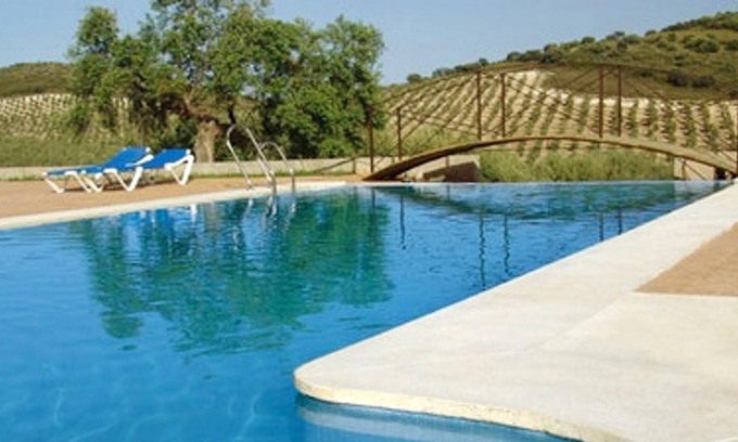 Estepa House | Homerez - Nice house for 6 ppl. with shared pool and terrace at Estepa