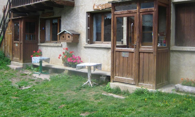 La Grave Apartment | Homerez - Nice studio 3 km from the ski area for 2 pers. in La Grave