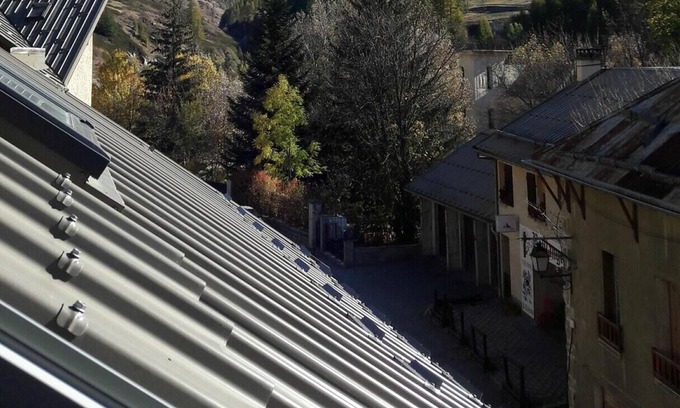 Aiguilles Apartment | Homerez - Nice studio 5 km away from the slopes for 6 ppl. at Aiguilles