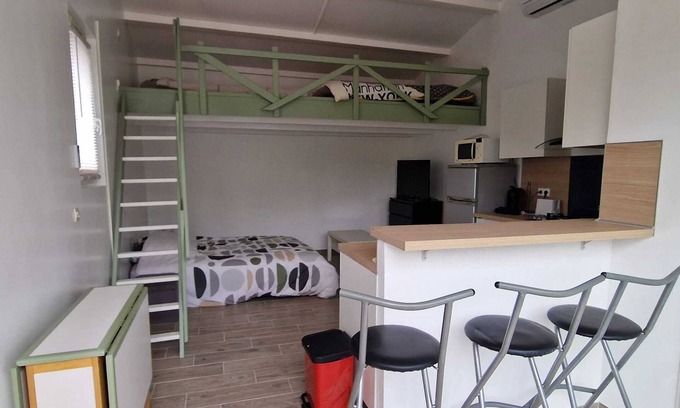 Cuges-les-Pins Apartment | Homerez - Studio, Cuges-les-Pins