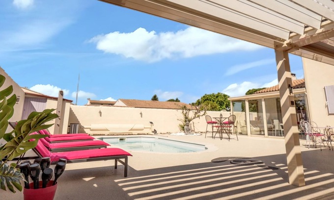 L'Isle-sur-la-Sorgue Villa | Homerez - Villa, L'Isle-sur-la-Sorgue