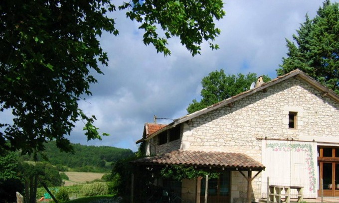 Flaugnac Villa | Homerez - Villa for 17 ppl. with swimming-pool and garden at Saint Paul Flaugnac