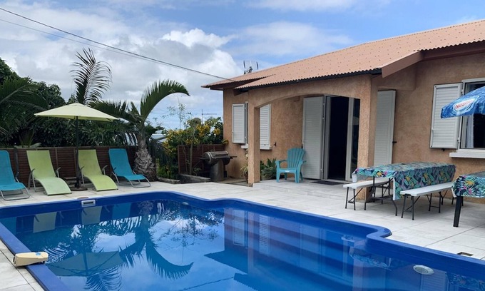 Maniron Villa | Homerez - Villa 15 km from the beach for 11 pers. with swimming pool in L'Étang-Salé