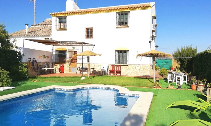 Antequera Villa | Homerez - Villa for 13 ppl. with swimming-pool, garden and terrace at Antequera