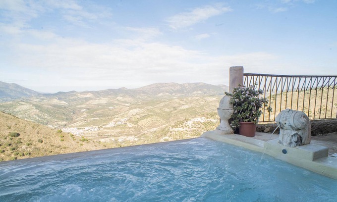 Algarinejo Villa | Homerez - Villa for 8 ppl. with swimming-pool, jacuzzi and terrace at Algarinejo