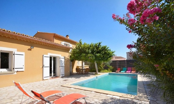 Saint-Didier Villa | Homerez - Villa for 6 ppl. with swimming-pool and garden at Saint-Didier