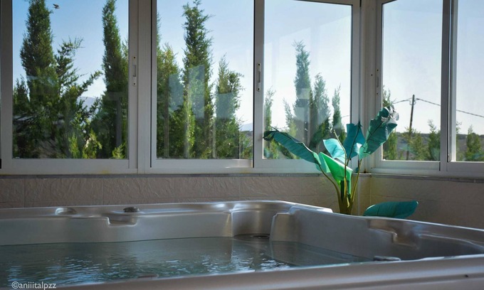 Atarfe Villa | Homerez - Villa in Atarfe, Private Pool