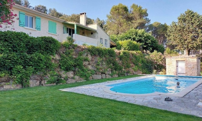 Saint-Nazaire Villa | Homerez - Villa in Saint-Nazaire