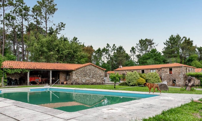 Vila Nova de Cerveira Villa | Homerez - Villa in Mentrestido