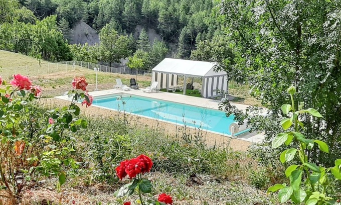 Sisteron Villa | Homerez - Villa in Sisteron with Pool