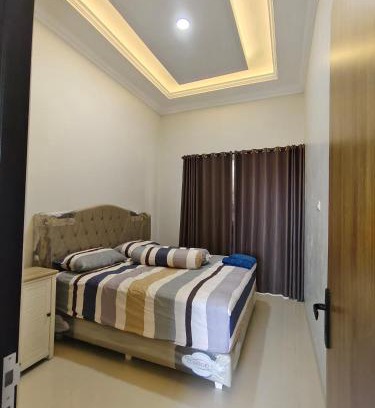 Dinoyo House | Homestay Al Bayt syariah