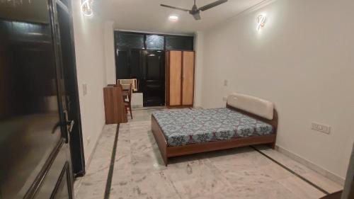 DLF City Apartment | Homestay