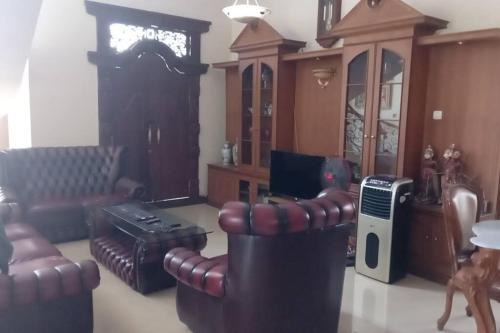 Yogyakarta House | homestay kenari pusat kota