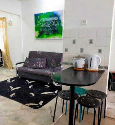 Tanjung Tanah Merah Apartment | Homestay Wadi A5-5-4 @ Laguna Condo Resort