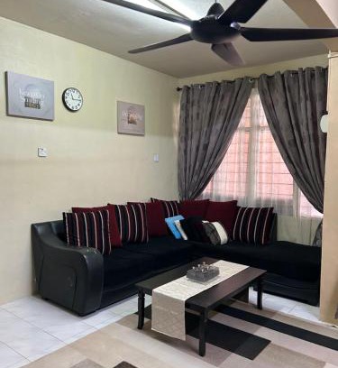 Kayu Ara Pasong Apartment | HomestayNN Pontian