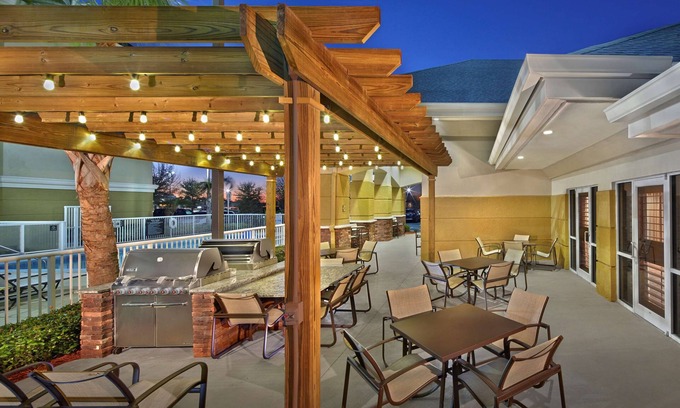 Daytona Beach Hotel | Homewood Suites by Hilton Daytona Beach Speedway-Airport