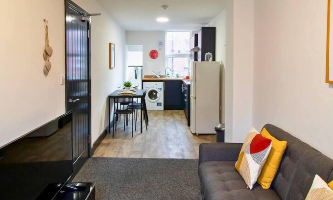 Sunderland Apartment | Homey 1-Bed Apartment in the Heart of Sunderland