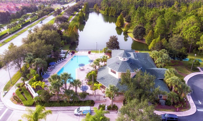 Calabria Condo | Homey Nature Escape – Luxury Condo for 6 in Desirable Caribe Cove Resort!