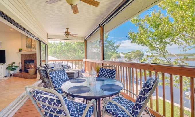 Old Homosassa House | Homosassa Waterfront Home: Private Hot Tub & Dock!