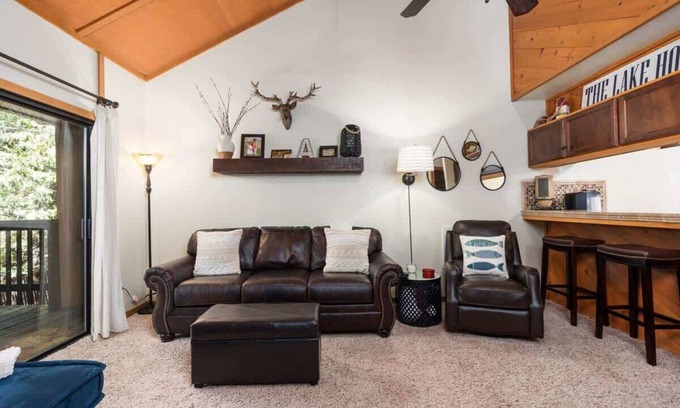 Shaver Lake Condo | Honeycomb Hideout | Condo near the spa!