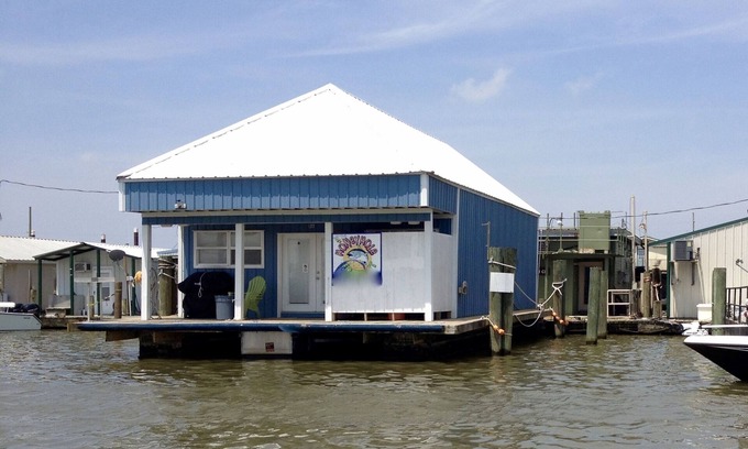 Venice Boat Rental | HONEYHOLE 3BR. Beautiful, spacious, and best of all.NO BUNK BEDS!