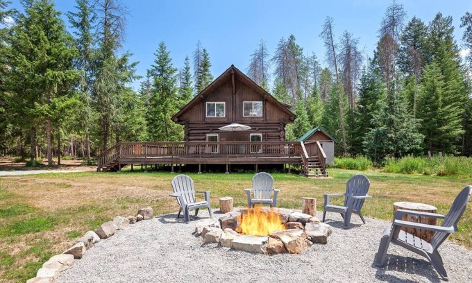 Athol Cabin | Honeysuckle Chalet Athol, Idaho
