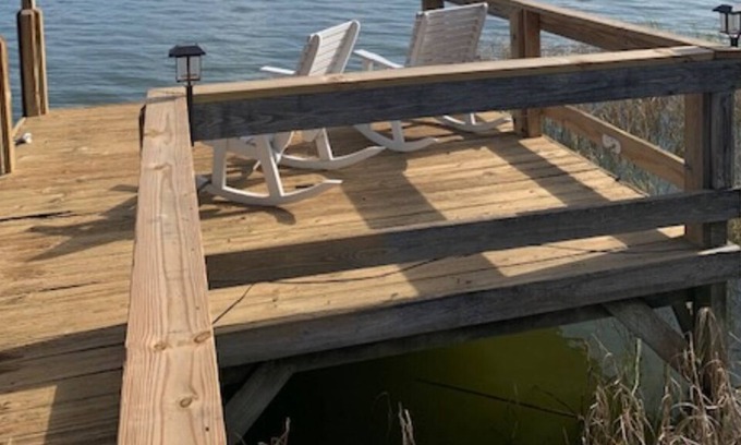 Tavares House | Hook, Wine and Sinker Lakefront Home On Lake Dora-Bring Your Boat