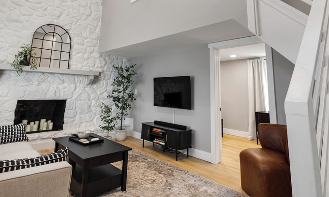 Bloomington House | Hoosier HQ: Sleek 3-Bed Near IU
