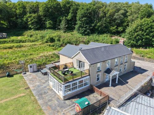 Mawr House | Hopkins Retreat Farm - 5 Bedroom House - Swansea