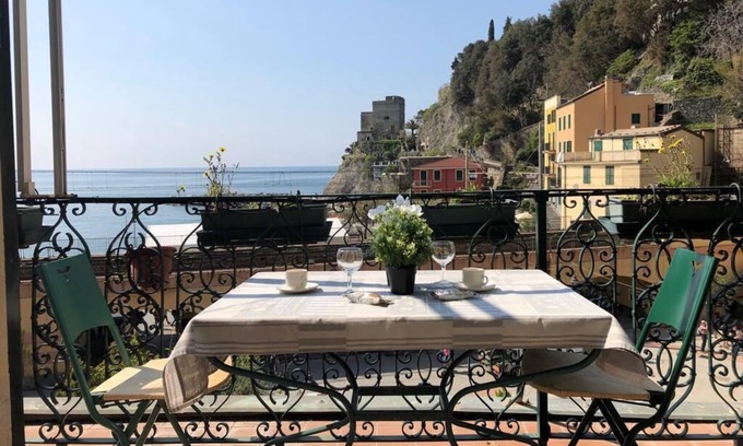 Borgo Antico House | Horizon over the sea, in the center of the 5 Terre
