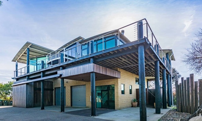 Sandy Point House | Horizons, Sandy Point