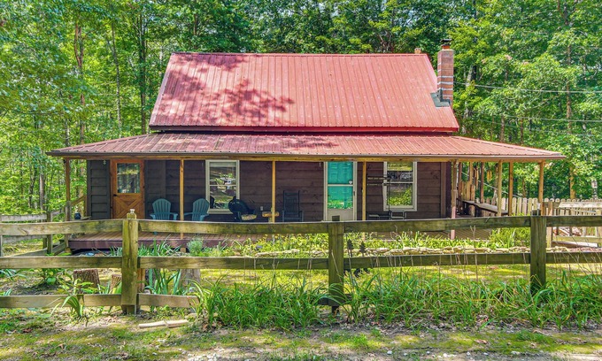 Jamestown House | Horses Welcome! Jamestown Home w/Fenced Pasture