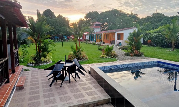 Apiay House | HOSPEDAJE FAMILAR CAMPESTRE "Villa Alondra"