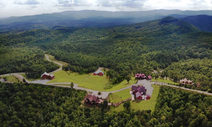 Dobson Cabin | Host a large group on the mountaintop for Events, Retreats, Weddings, & Reunions