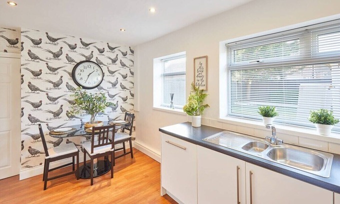 Eaglescliffe House | Host & Stay | Newsam Crescent