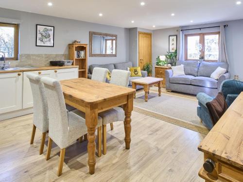 Aldington House | Host & Stay - Orchard Barn