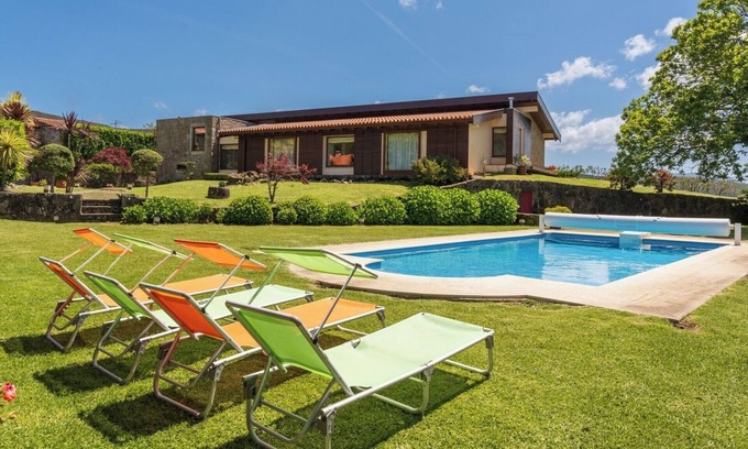 Sopo House | Host Wise - Rustic House with Pool and Garden