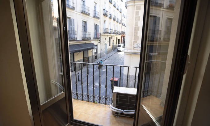 Malasana House | Hostal MYD Los Perales