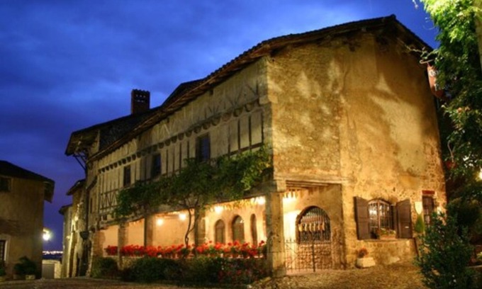 Perouges Hotel | Hostellerie de Pérouges