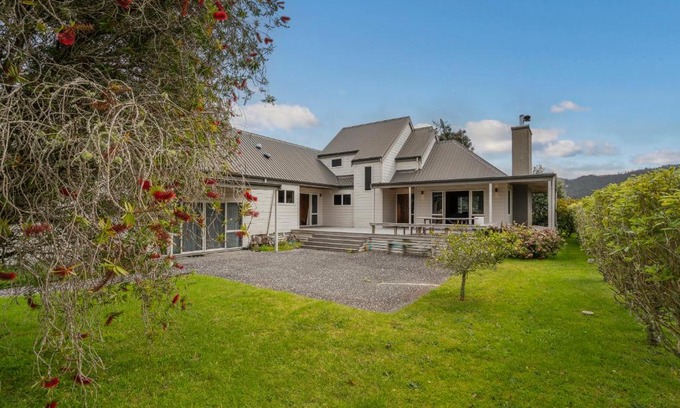 Tairua House | Hosts on the Coast Estuary Views Tairua