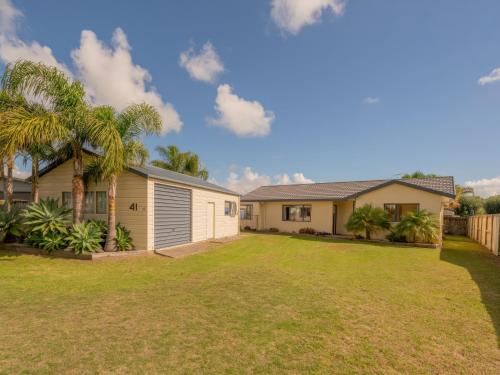 Cooks Beach House | Hosts on the Coast - Seas the Day