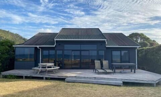 Matarangi House | Hosts on the Coast shimmering on the Shore