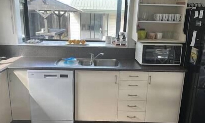 Whangamata House | Hosts on the Coast Tamaki Delight