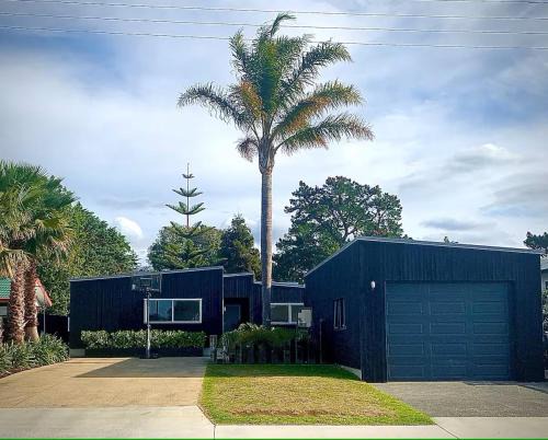 Whangamata House | Hosts on the Coast Whanga Escape