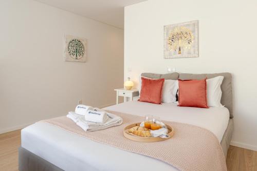 Leca da Palmeira Apartment | HostWise Cozy Studio with Balcony and Garage