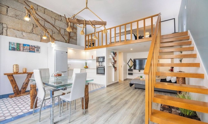 Centro / Baixa Apartment | HostWise - Luxurious Flat w/Mezzanine