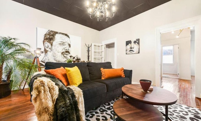 Lower Lawrenceville House | HostWise Stays - The Raymer - Famous Artist Home, Driveway Parking, Fire Pit