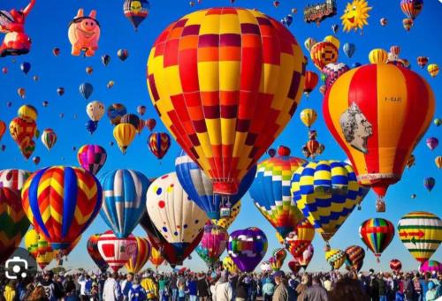 Taylor Ranch House | Hot Air Balloon Haven, Hot Tub, King Bed, Office, Foosball, Crib