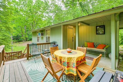 Hot Springs Apartment | Hot Springs Hideaway The Crystal Cottage